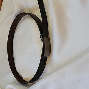 Geoffrey Beene leather belt